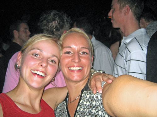 Mona + Dana