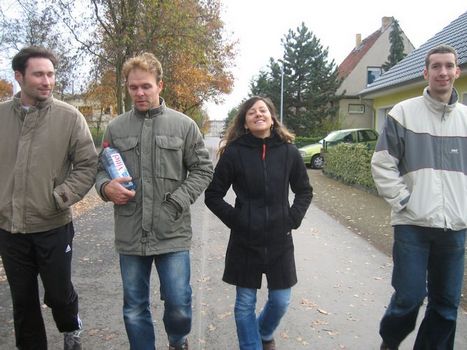 Ralf trägt das Wichtigste für diesen Morgen...alles Andere sagt das Foto selbst...